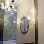 на пляже отрада, французский бульвар просторный 2 комн Luxury , центр жк париж דירה אודסה