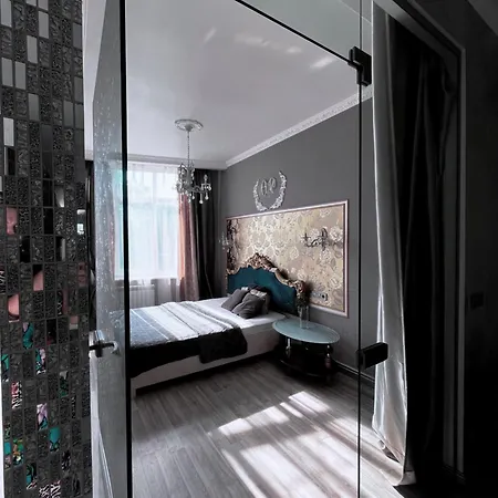 на пляже отрада, французский бульвар просторный 2 комн Luxury , центр жк париж Apartment Odesa