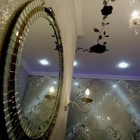 на пляже отрада, французский бульвар просторный 2 комн Luxury , центр жк париж Apartment *