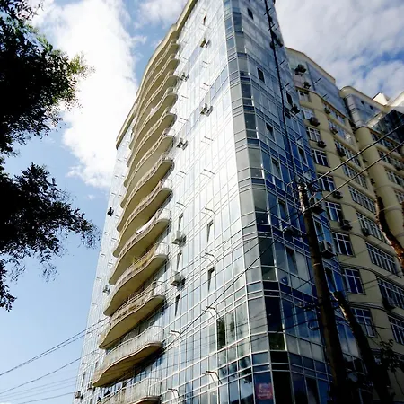 на пляже отрада, французский бульвар просторный 2 комн Luxury , центр жк париж Apartment *