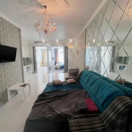 на пляже отрада, французский бульвар просторный 2 комн Luxury , центр жк париж Odesa