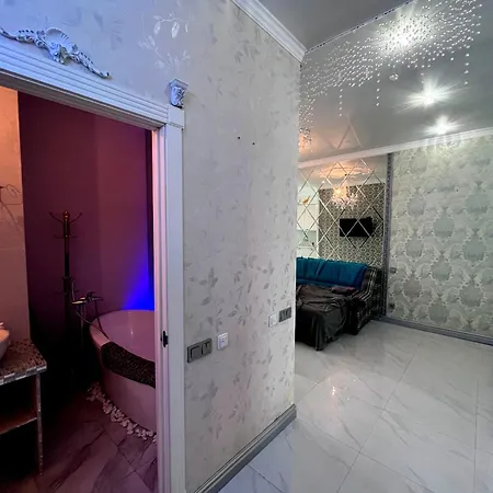 Apartment на пляже отрада, французский бульвар просторный 2 комн Luxury , центр жк париж