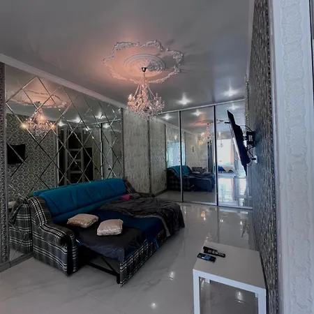 на пляже отрада, французский бульвар просторный 2 комн Luxury , центр жк париж