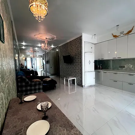 на пляже отрада, французский бульвар просторный 2 комн Luxury , центр жк париж Apartment Odesa