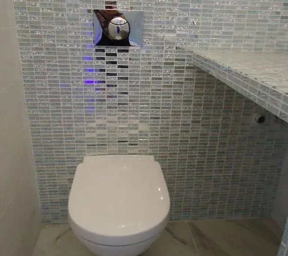 на пляже отрада, французский бульвар просторный 2 комн Luxury , центр жк париж Odessa