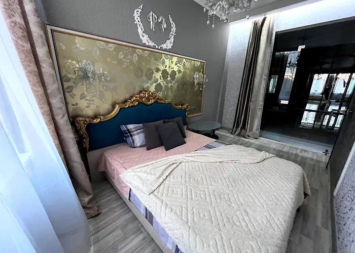 на пляже отрада, французский бульвар просторный 2 комн Luxury , центр жк париж Apartamento Odesa